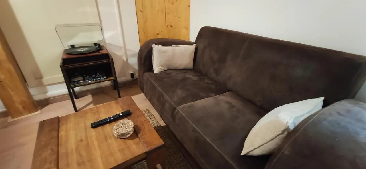 Superbe Appartement 2 Pieces A 2 Pas De La Plage,Dans La Vieille Ville 芒通 公寓